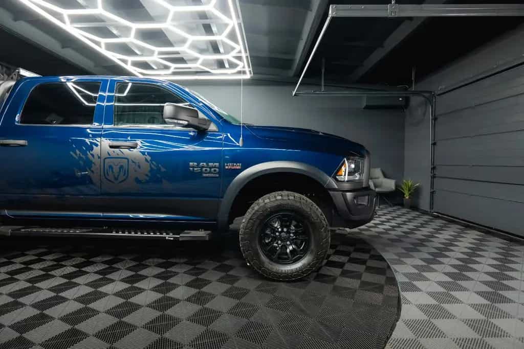 Dodge RAM 5.7 V8 HEMI 4x4 OFFROAD Night-Paket WARLOCK 05/2023-photo-18