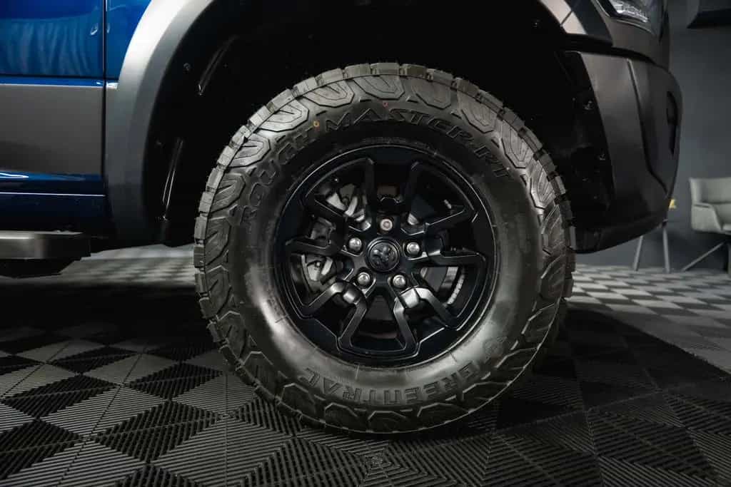Dodge RAM 5.7 V8 HEMI 4x4 OFFROAD Night-Paket WARLOCK 05/2023-photo-21