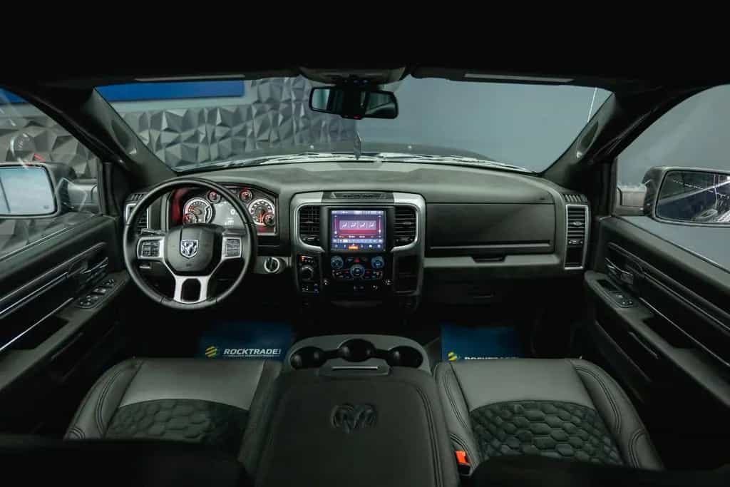 Dodge RAM 5.7 V8 HEMI 4x4 OFFROAD Night-Paket WARLOCK 05/2023-photo-28
