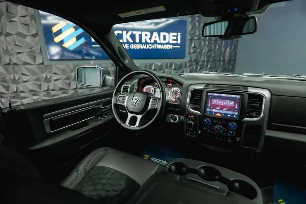 Dodge RAM 5.7 V8 HEMI 4x4 OFFROAD Night-Paket WARLOCK 05/2023-photo-29