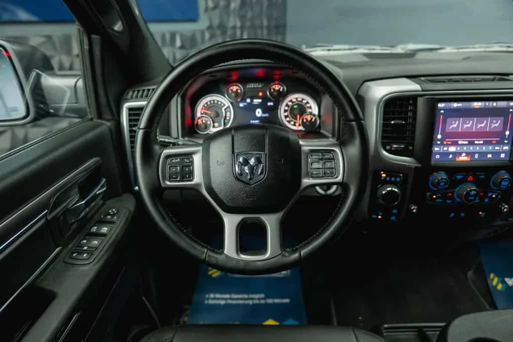 Dodge RAM 5.7 V8 HEMI 4x4 OFFROAD Night-Paket WARLOCK 05/2023-photo-34