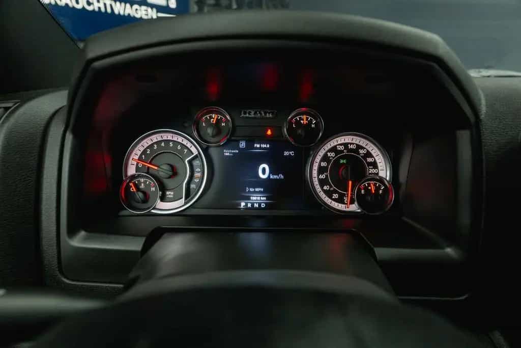 Dodge RAM 5.7 V8 HEMI 4x4 OFFROAD Night-Paket WARLOCK 05/2023-photo-35