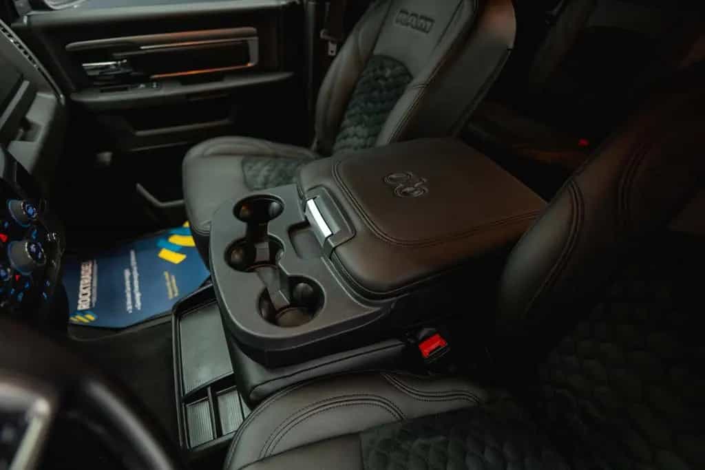Dodge RAM 5.7 V8 HEMI 4x4 OFFROAD Night-Paket WARLOCK 05/2023-photo-38