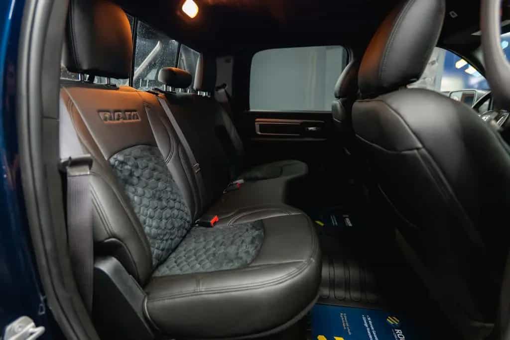 Dodge RAM 5.7 V8 HEMI 4x4 OFFROAD Night-Paket WARLOCK 05/2023-photo-42