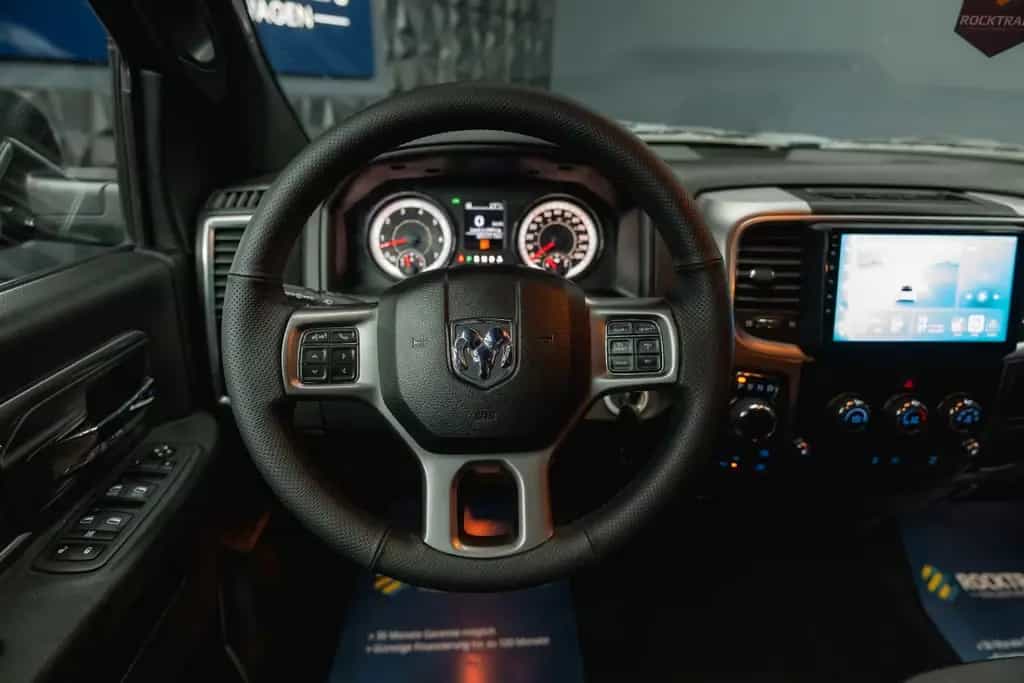Dodge RAM 5.7 V8 HEMI 4x4 OFFROAD LONG Unfallfrei 19% 05/2022-photo-32