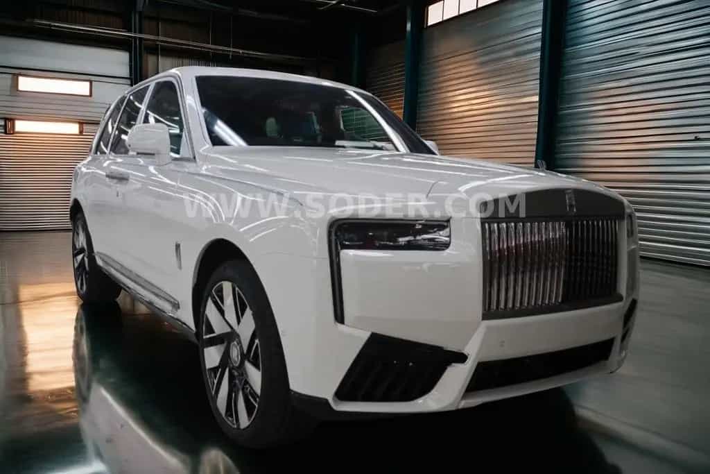 Rolls-Royce Cullinan - Silver Badge MY + Prod. 2026 null-photo-0
