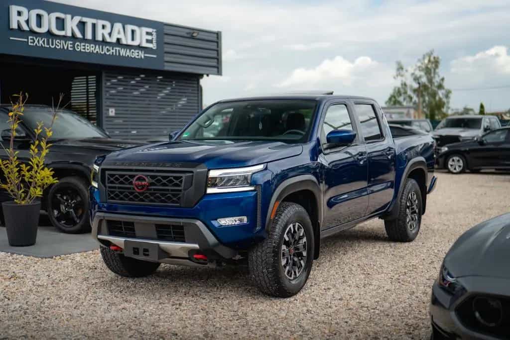Nissan Frontier 3.8 V6 4x4 PRO-4X Offroad *Pano*ACC*LED 04/2022-photo-2