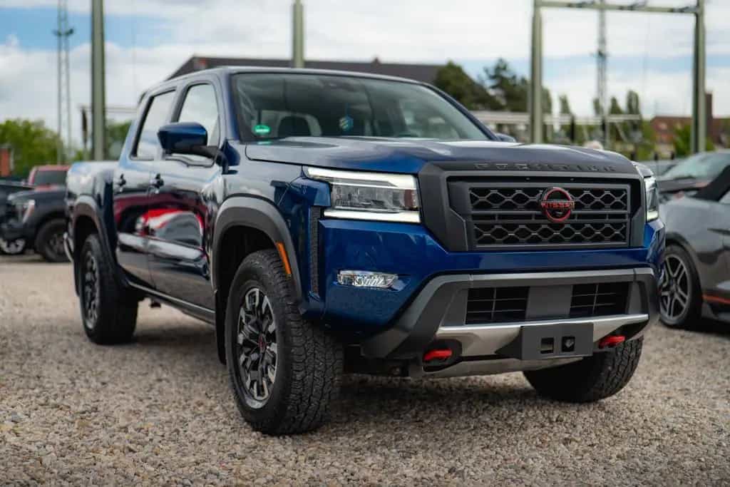 Nissan Frontier 3.8 V6 4x4 PRO-4X Offroad *Pano*ACC*LED 04/2022-photo-3