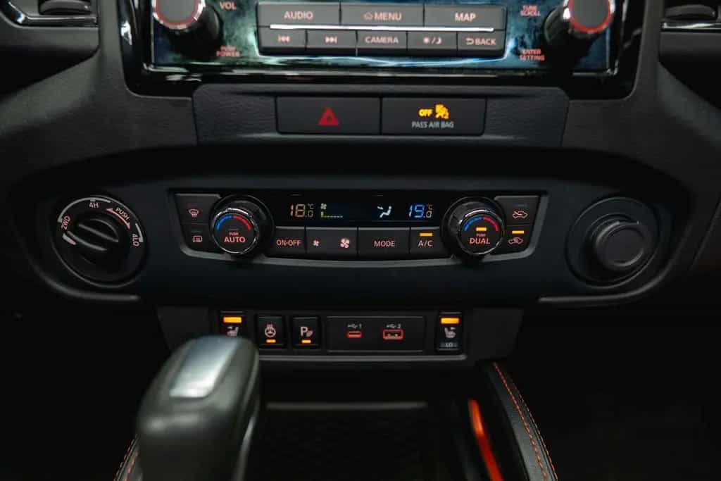 Nissan Frontier 3.8 V6 4x4 PRO-4X Offroad *Pano*ACC*LED 04/2022-photo-30