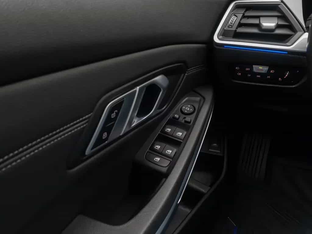 BMW 330 d xD Luxury Line HUD DAB Kamera AHK Panorama 01/2021-photo-36