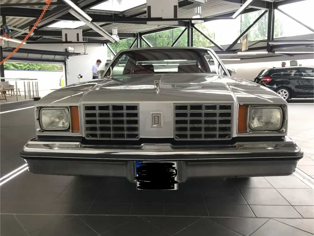 Oldsmobile Delta 88 05/1979-photo-2