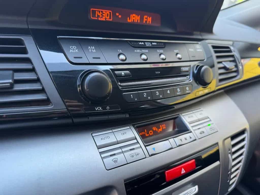 Honda FR-V 1.7 Comfort/ Scheckheft/ Garantie/ TÜV NEU 01/2007-photo-15