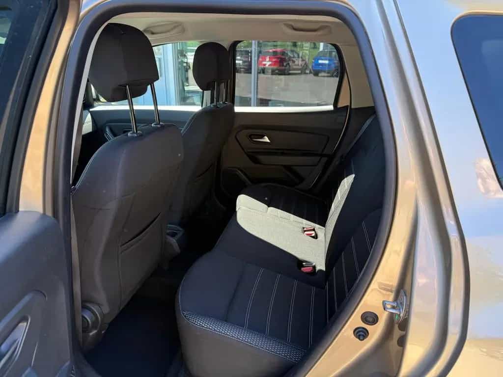 Dacia Duster 1.6 SCe Prestige Allrad*AHK*Navi*SH 07/2019-photo-17