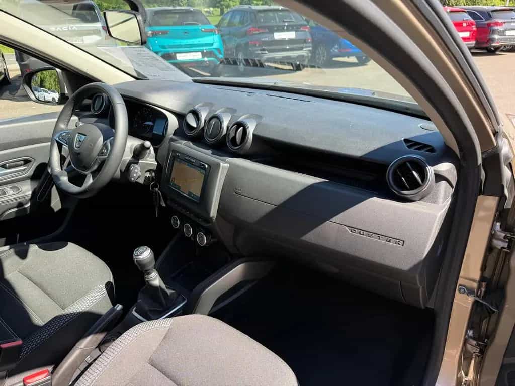 Dacia Duster 1.6 SCe Prestige Allrad*AHK*Navi*SH 07/2019-photo-19