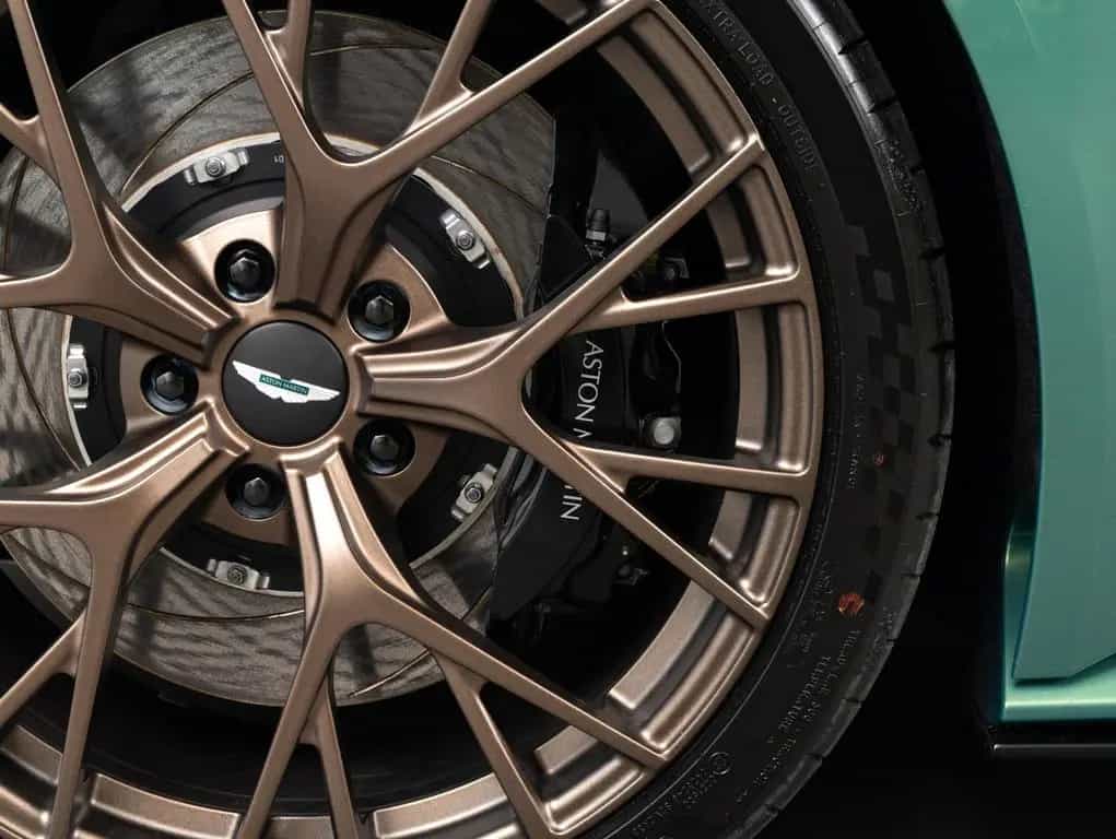 Aston Martin DB12 4.0 V8 null-photo-16