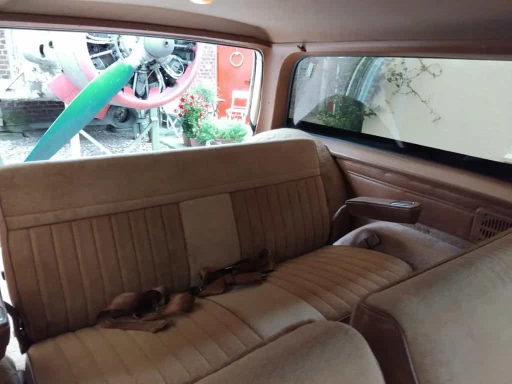 GMC Other Suburban 02/1988-photo-12