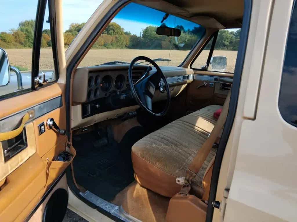 GMC Other Suburban 02/1988-photo-13
