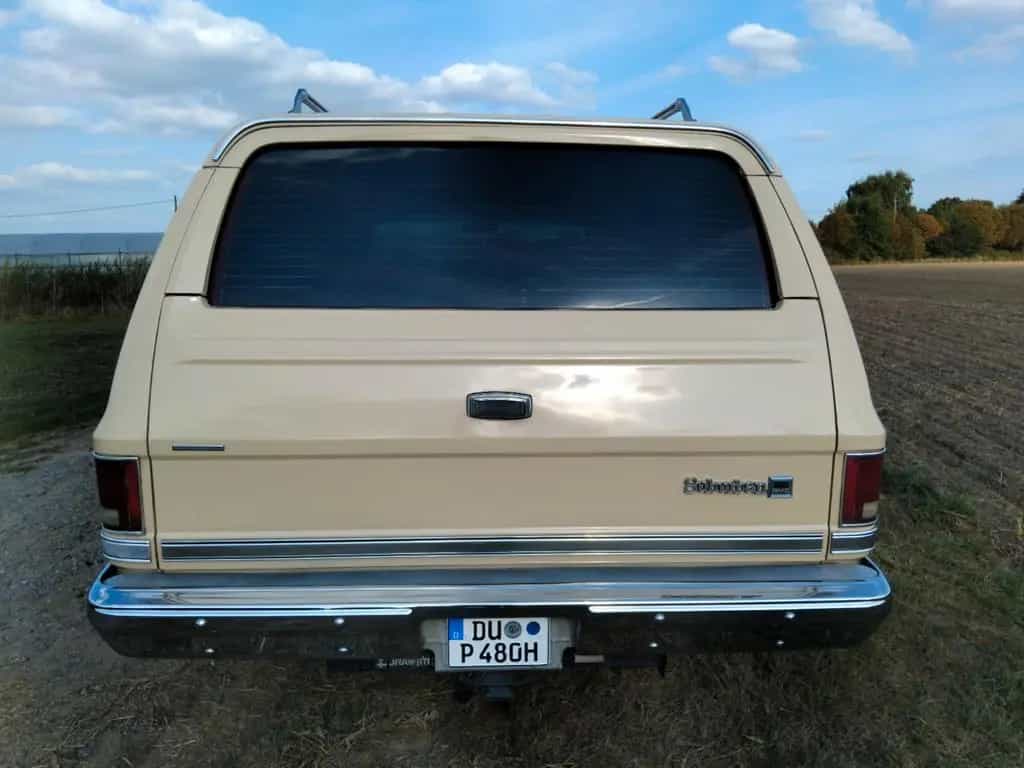 GMC Other Suburban 02/1988-photo-2