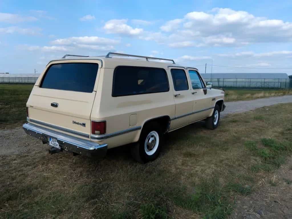 GMC Other Suburban 02/1988-photo-3