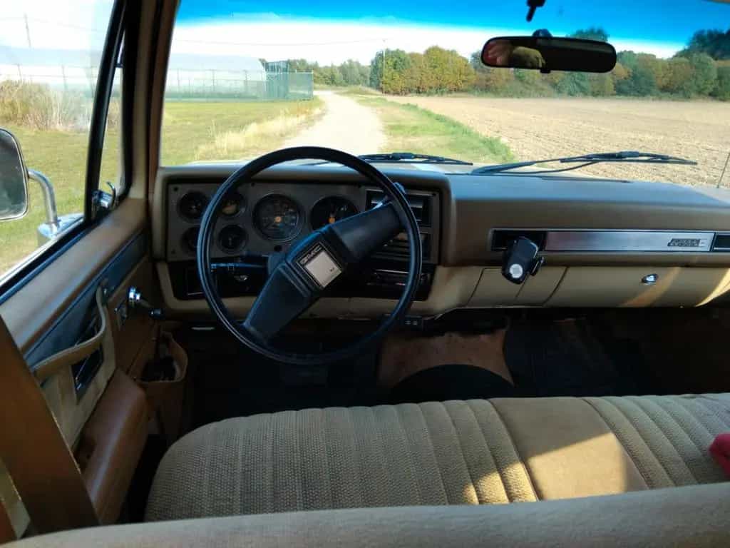 GMC Other Suburban 02/1988-photo-5