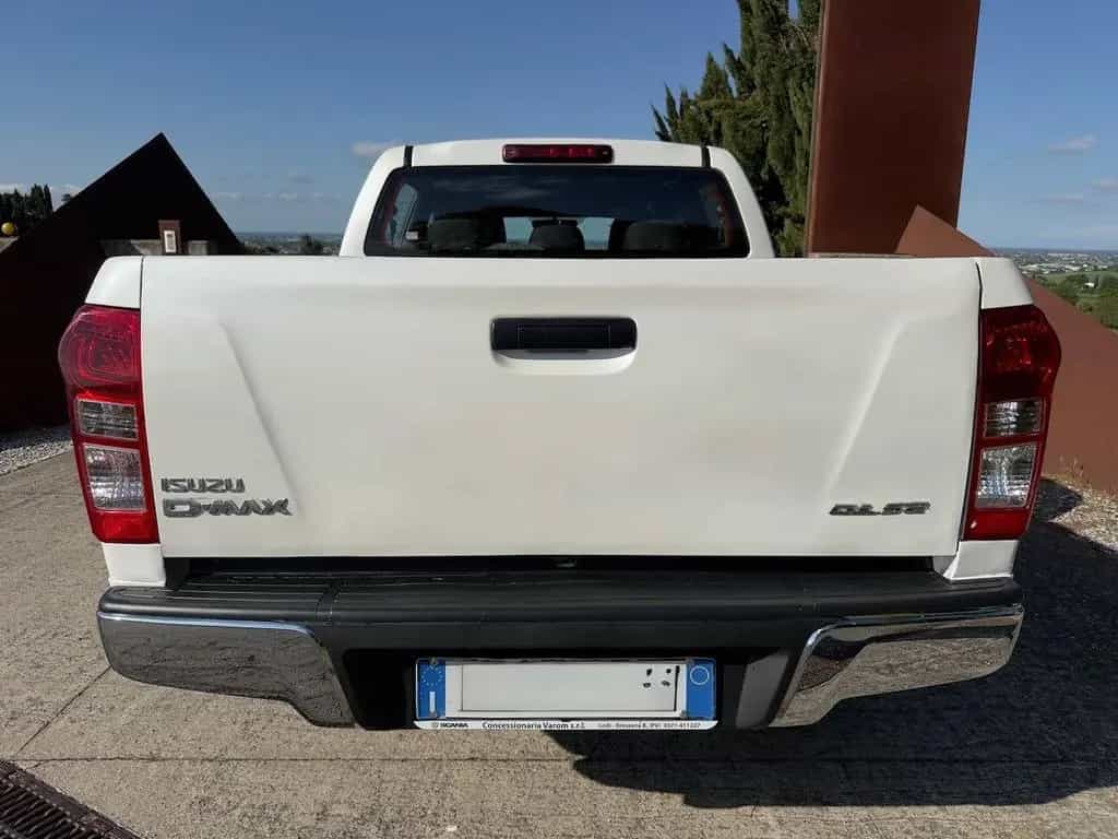 Isuzu D-Max 2.5 Crew Cab Quasar A/T 4WD 11/2016-photo-5