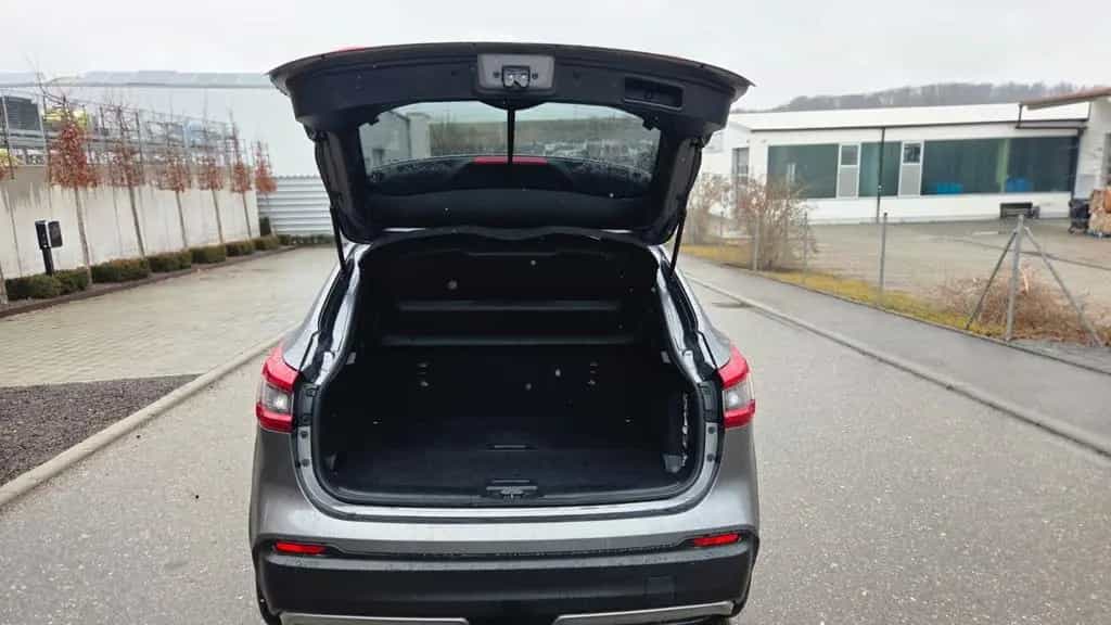 Nissan Qashqai Tekna * LED*360 CAM* Leder* 2.Hand 02/2020-photo-8