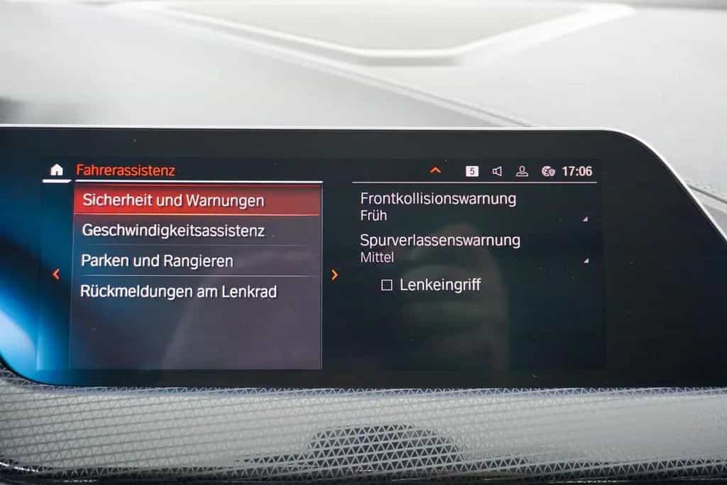BMW 118 i Sport Line Pano Navi LED 11/2020-photo-10