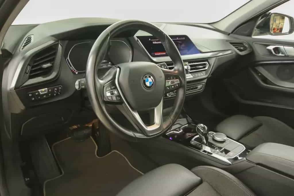 BMW 118 i Sport Line Pano Navi LED 11/2020-photo-6