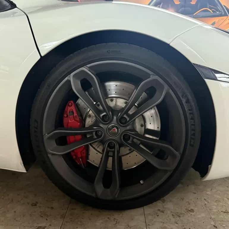 McLaren MP4-12C 3.8 V8++TRAUM KFZ++ 07/2013-photo-4