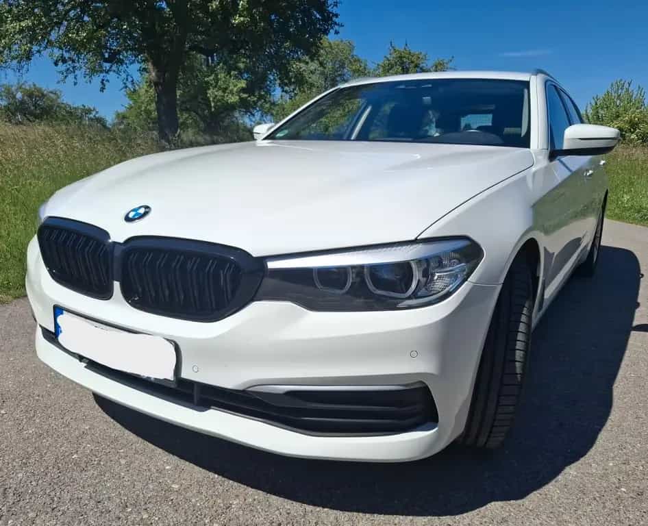 BMW 520 d T. lückenlos | AHK | Aufbereitet | Sound 11/2017-photo-0