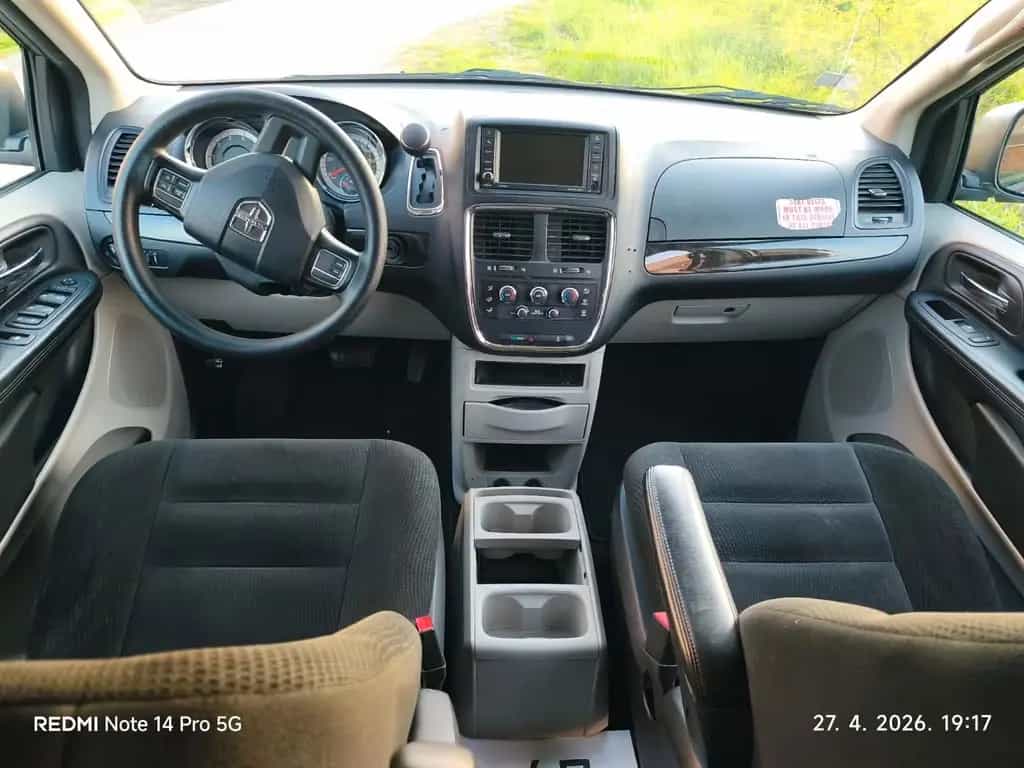 Dodge Grand Caravan 06/2016-photo-1