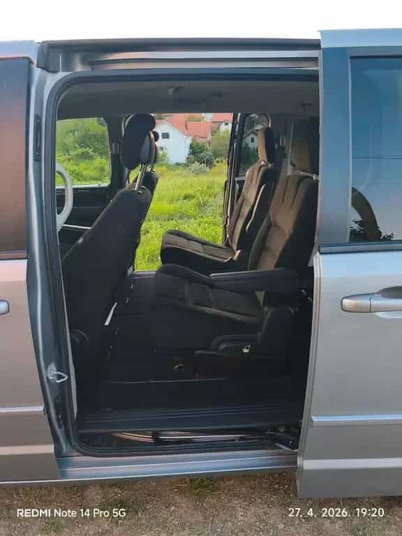 Dodge Grand Caravan 06/2016-photo-10