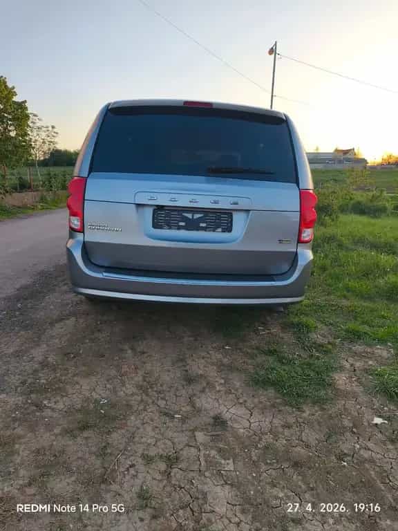 Dodge Grand Caravan 06/2016-photo-2