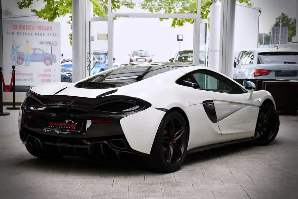 McLaren 570GT Coupe Dihedral | 4.618 km | Sammlerzustand 03/2017-photo-1