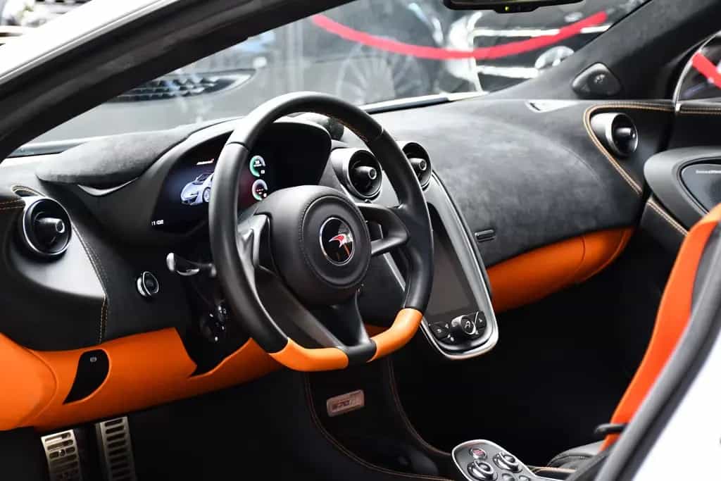 McLaren 570GT Coupe Dihedral | 4.618 km | Sammlerzustand 03/2017-photo-11