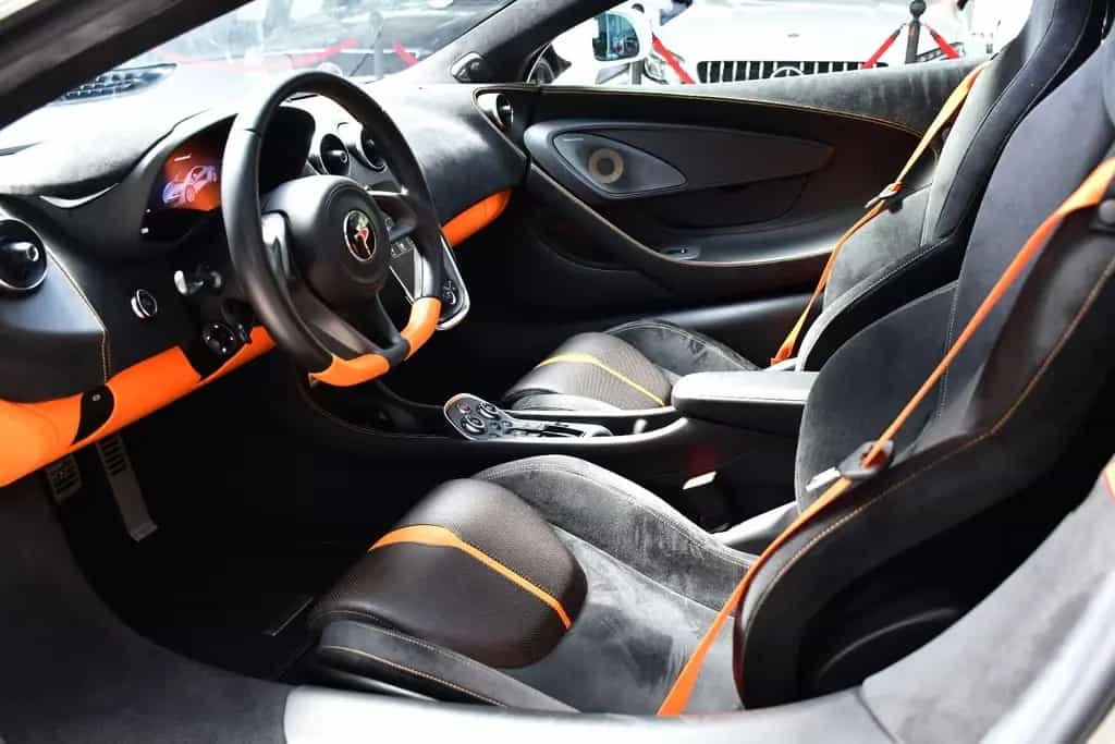 McLaren 570GT Coupe Dihedral | 4.618 km | Sammlerzustand 03/2017-photo-12