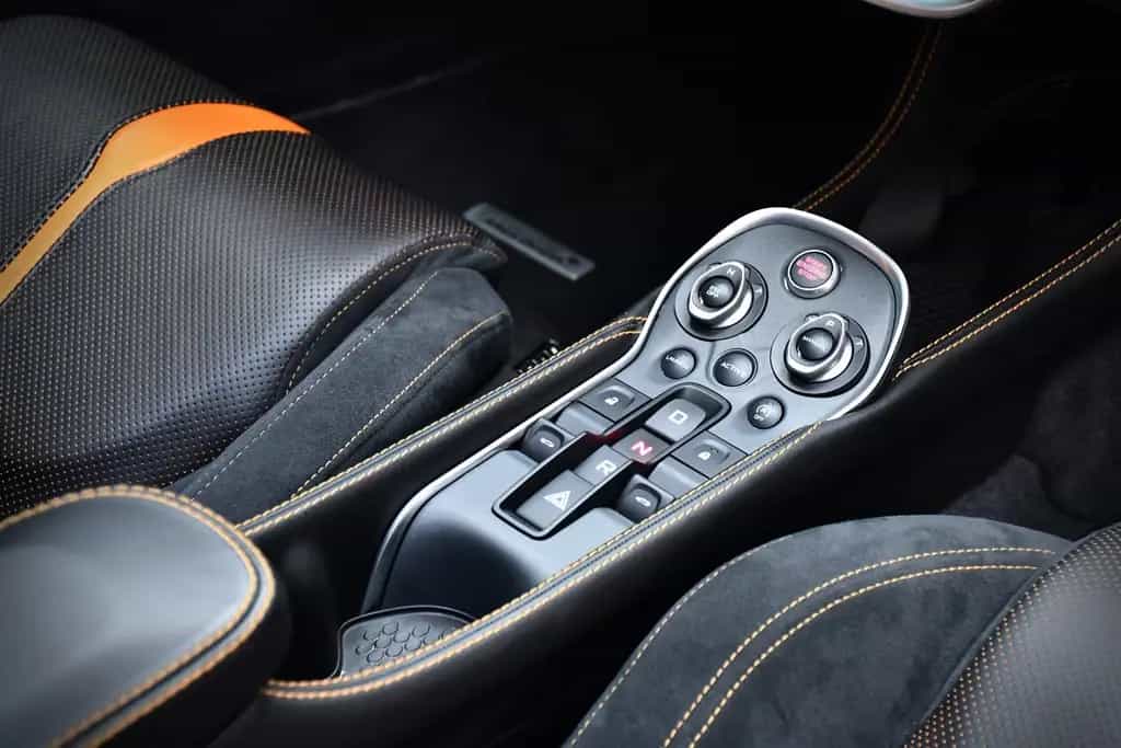 McLaren 570GT Coupe Dihedral | 4.618 km | Sammlerzustand 03/2017-photo-14