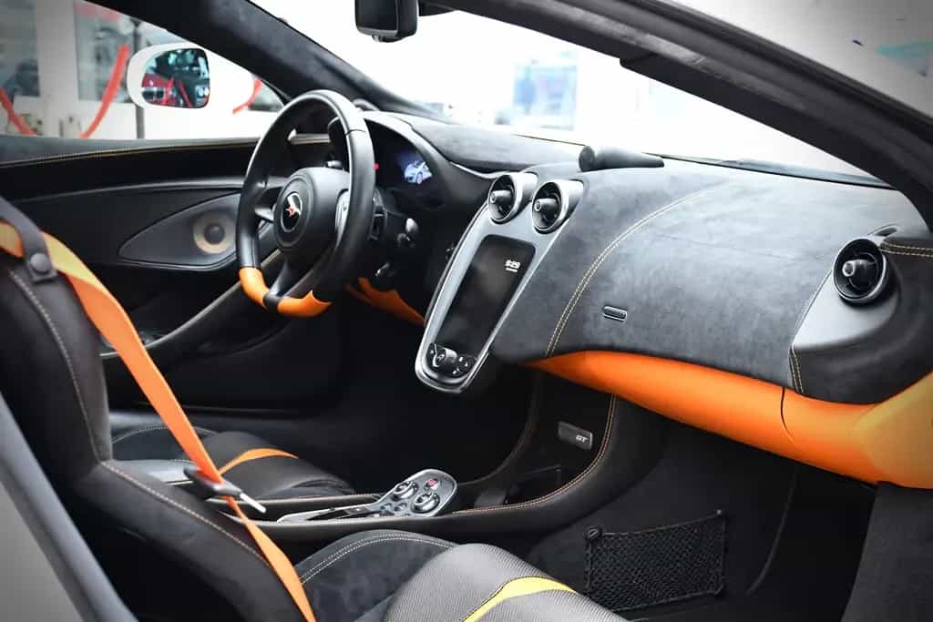 McLaren 570GT Coupe Dihedral | 4.618 km | Sammlerzustand 03/2017-photo-16