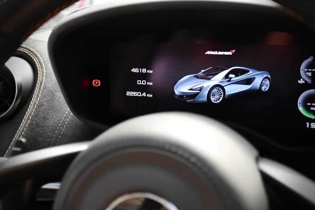 McLaren 570GT Coupe Dihedral | 4.618 km | Sammlerzustand 03/2017-photo-18