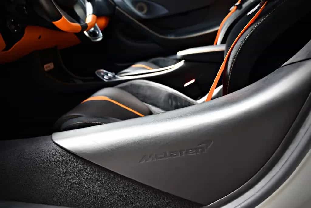 McLaren 570GT Coupe Dihedral | 4.618 km | Sammlerzustand 03/2017-photo-19