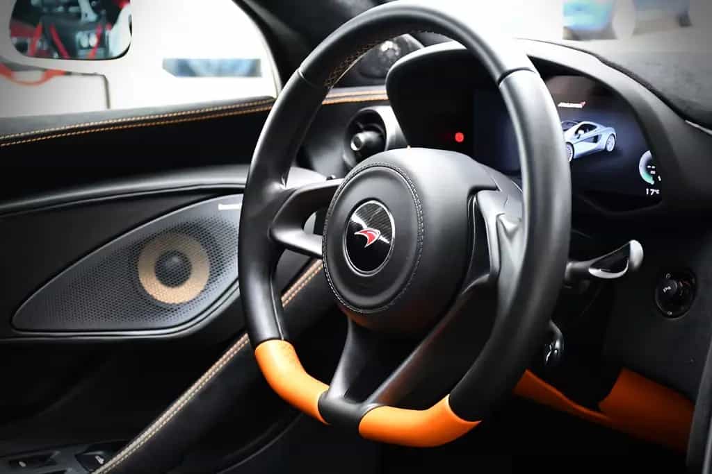 McLaren 570GT Coupe Dihedral | 4.618 km | Sammlerzustand 03/2017-photo-21
