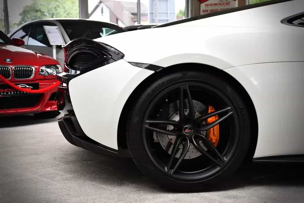 McLaren 570GT Coupe Dihedral | 4.618 km | Sammlerzustand 03/2017-photo-47