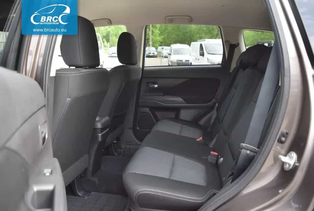 Mitsubishi Outlander A/T AWD 11/2015-photo-12