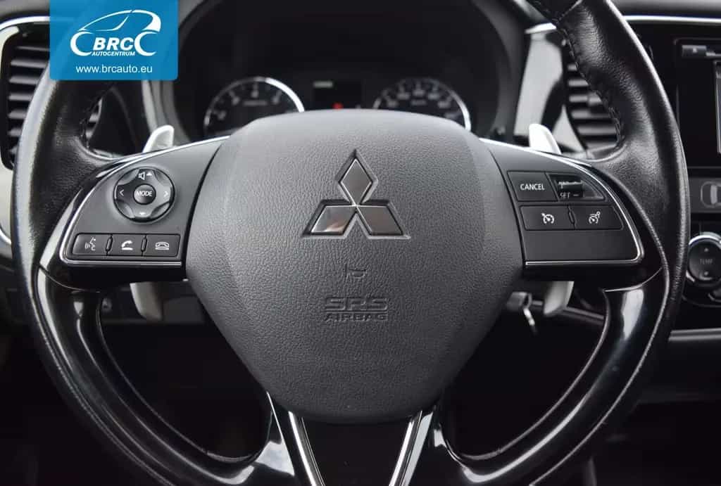 Mitsubishi Outlander A/T AWD 11/2015-photo-13