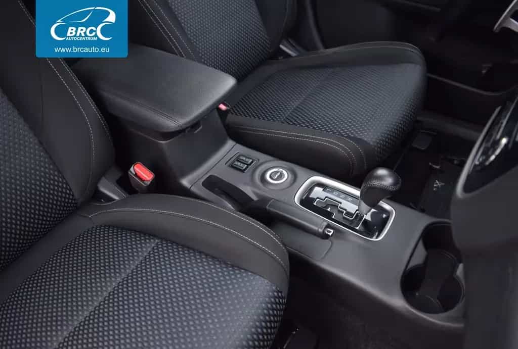 Mitsubishi Outlander A/T AWD 11/2015-photo-14