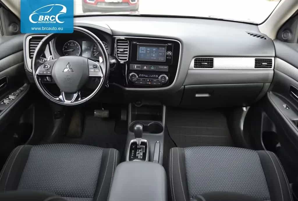 Mitsubishi Outlander A/T AWD 11/2015-photo-3