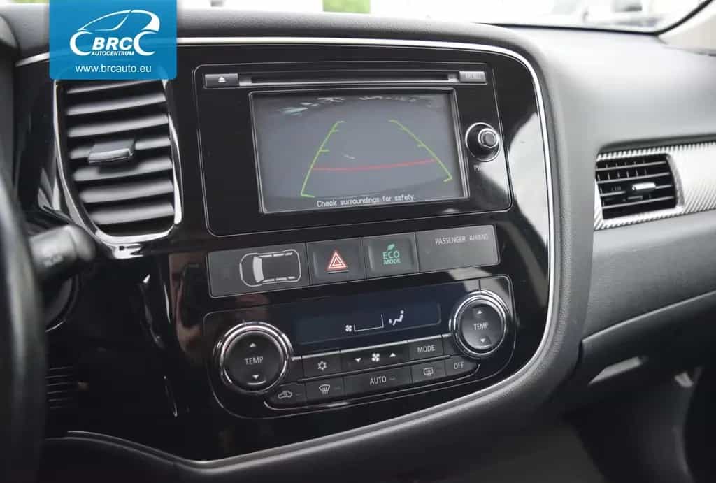 Mitsubishi Outlander A/T AWD 11/2015-photo-5