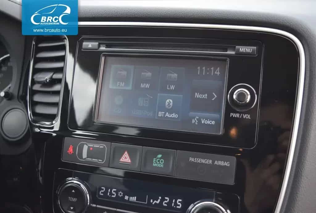 Mitsubishi Outlander A/T AWD 11/2015-photo-6