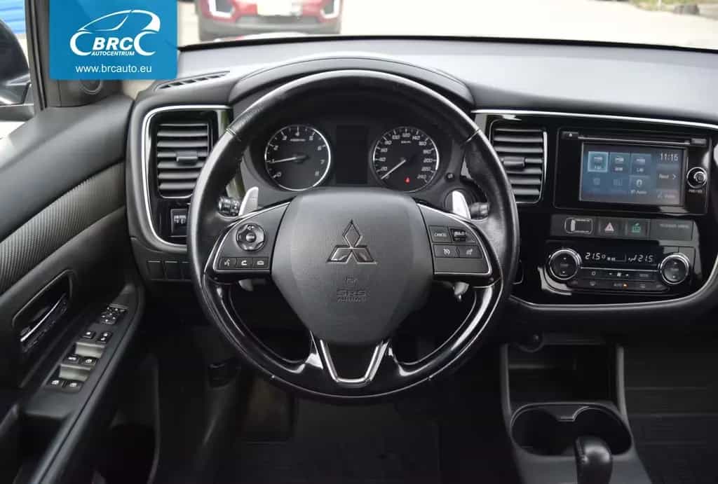 Mitsubishi Outlander A/T AWD 11/2015-photo-9