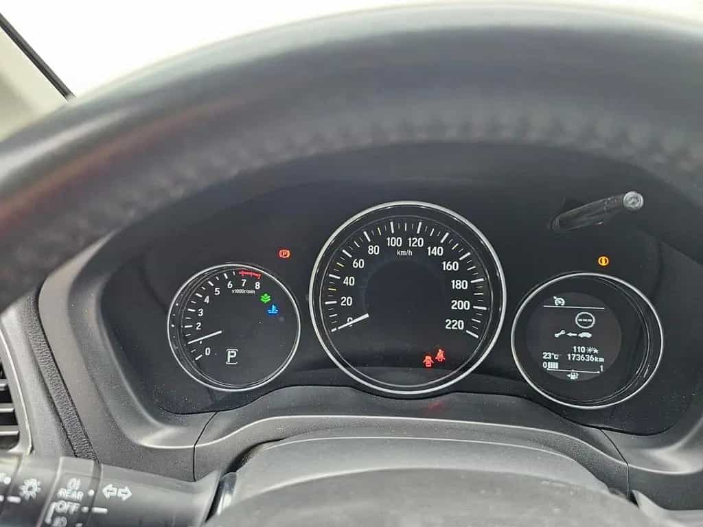 Honda HR-V 1.5 i-VTEC Elegance CVT Elegance NEU TÜV 07/2017-photo-6